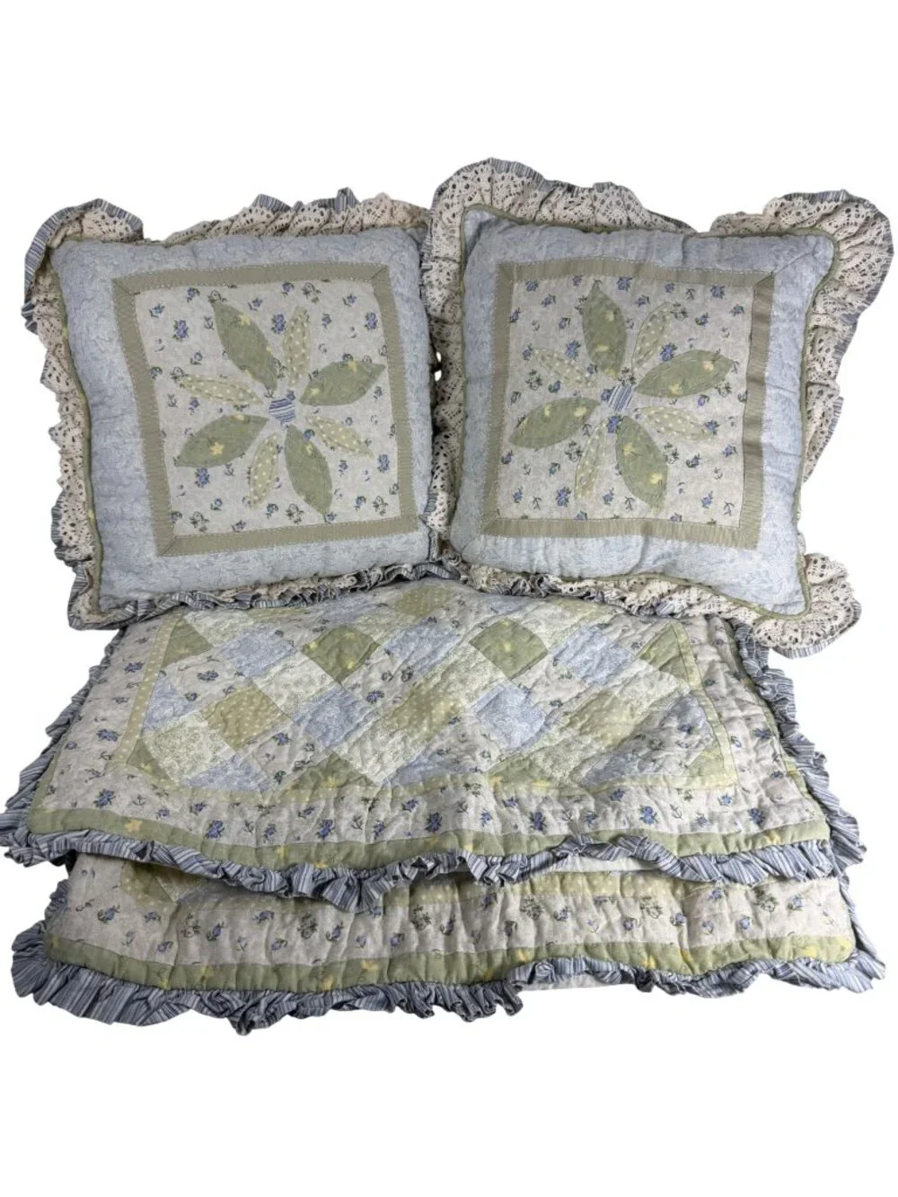 Vintage JC Penney 2 Pillow Shams 2 Pillows Floral Quilted Cotton Ruffled Edges